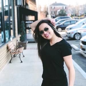 Meet your Posher, Laura